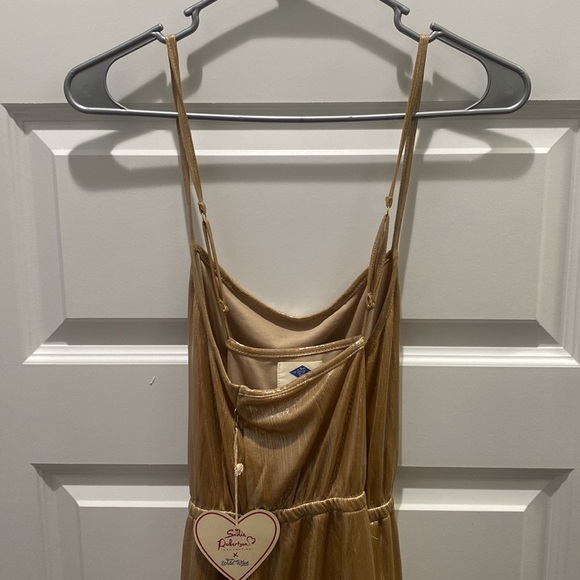 NWT Wild Blue Sadie Robertson Dress Gold Shimmer Size Large Asymmetrical - Picture 4 of 9